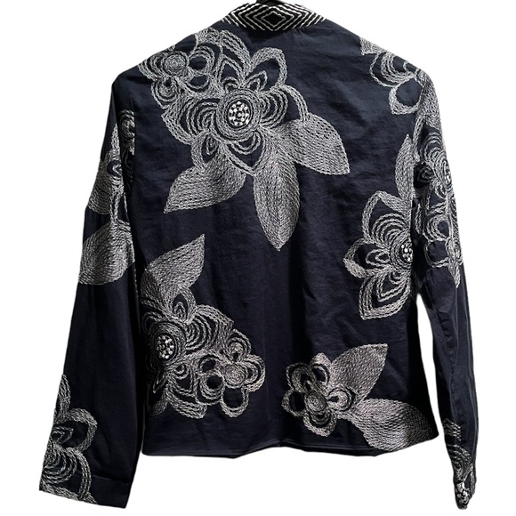 Chico’s Embroidered Long Sleeve Top - Picture 2 of 5